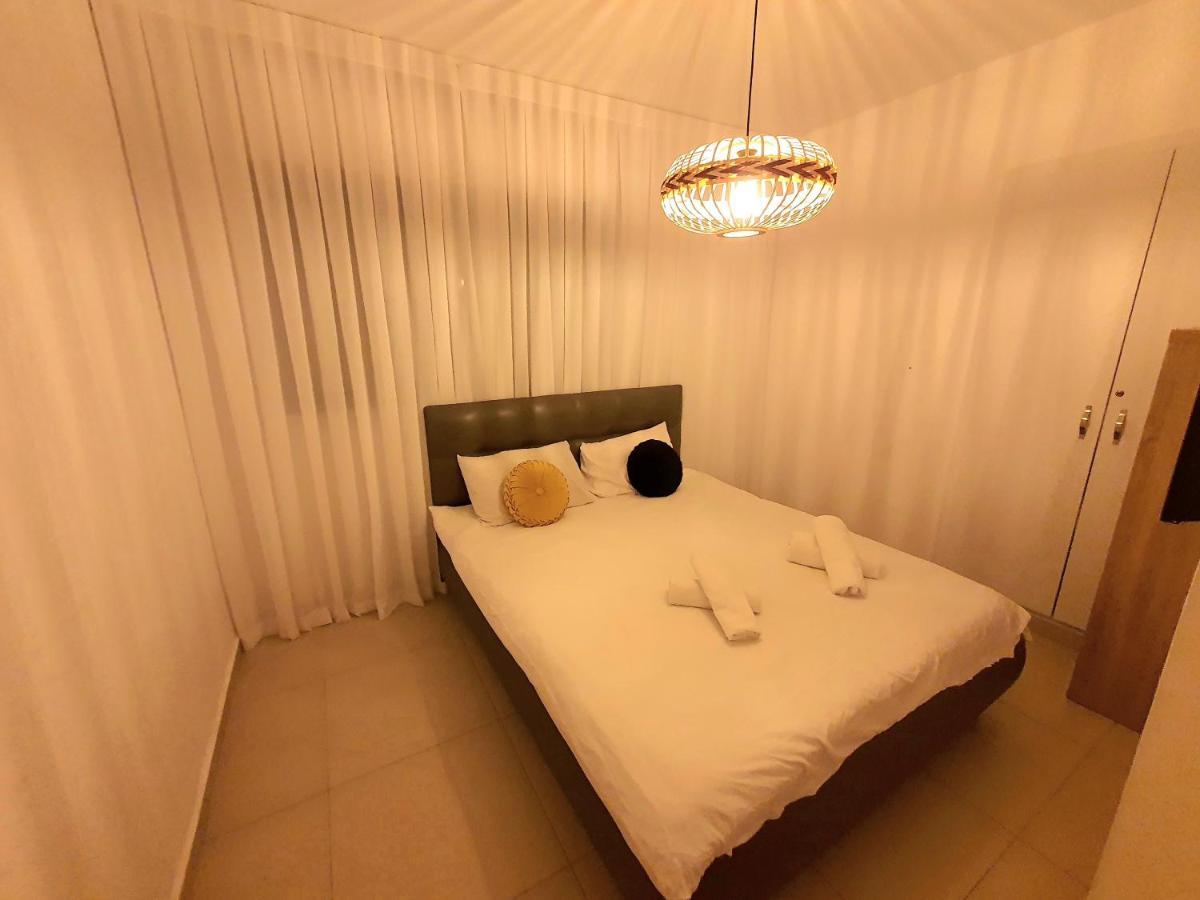 Barak Royal Suites 52 Garden - חמש דקות מהים ומהטיילת Eilat Exterior photo